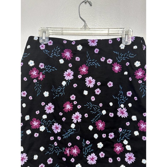 Loft Black Floral Embroidery Straight Mini Skirt 8 Side Zip Cottagecore NWT - Picture 2 of 9